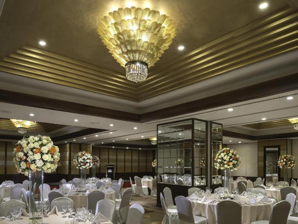 Hotel Marco Polo Davao City Esterno foto The ballroom
