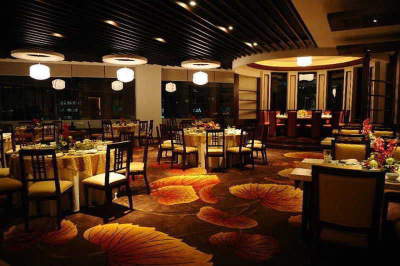 Hotel Marco Polo Davao City Esterno foto A restaurant in the hotel