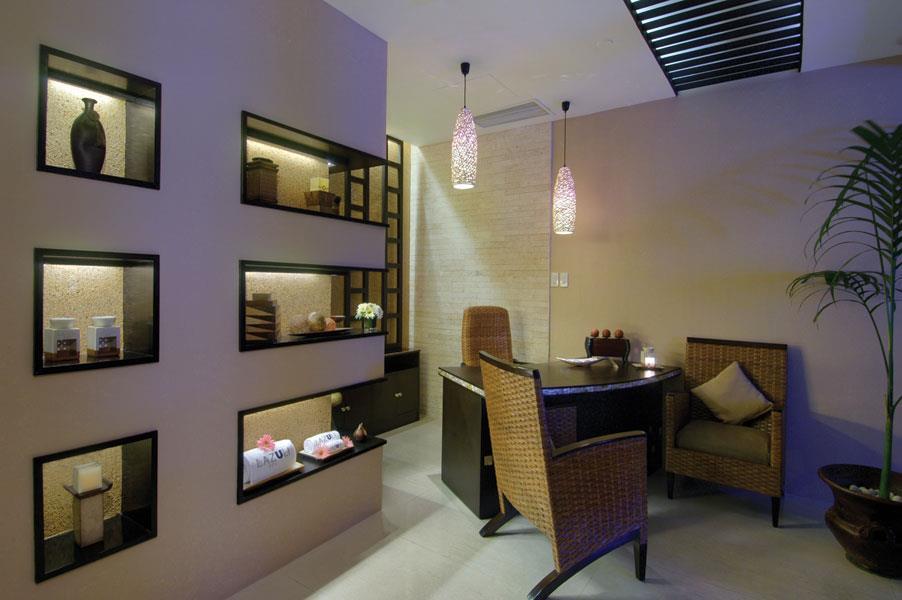 Hotel Marco Polo Davao City Esterno foto The reception area at the spa