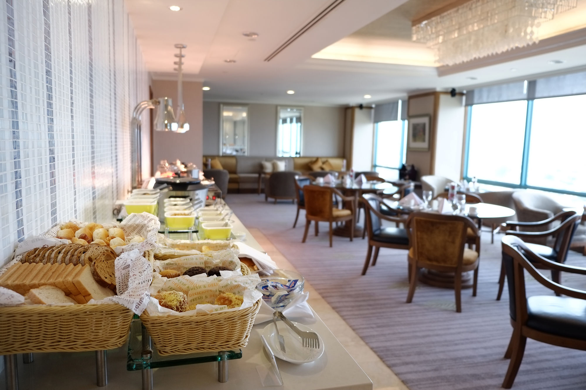 Hotel Marco Polo Davao City Esterno foto The Royal Orchid Lounge at Suvarnabhumi Airport